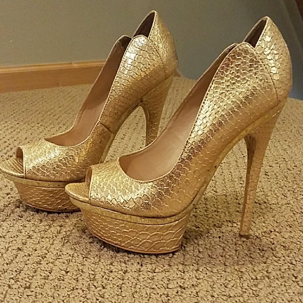 Bebe platform pep toe high heel